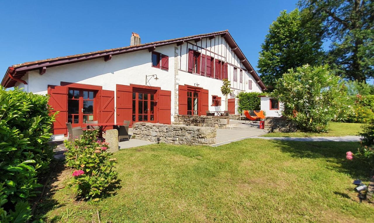 Bed and Breakfast La Ferme D'Ika Сен-Жан-де-Люз Экстерьер фото